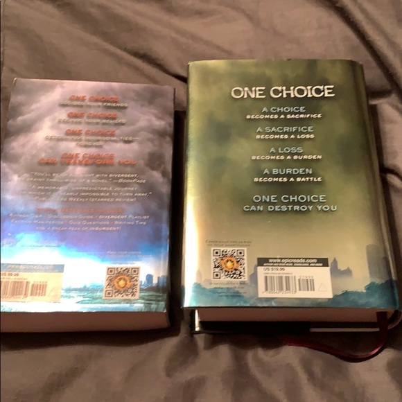 Divergent and insurgent book series Veronica Roth - Picture 2 of 5